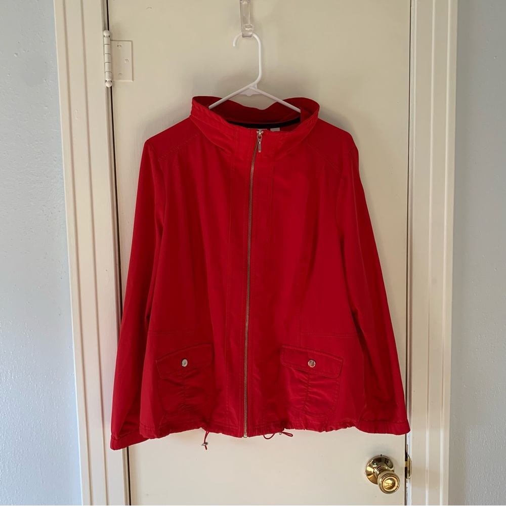 Womens Zynergy lightweight red jacket. Womens size 2 AKA in this brand a Large.